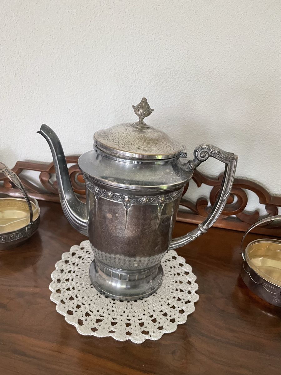 Teekannen: antike Teekanne Silberfarben Jugendstil – Gebraucht aus Emmenbrücke von Ladyboutique 7
