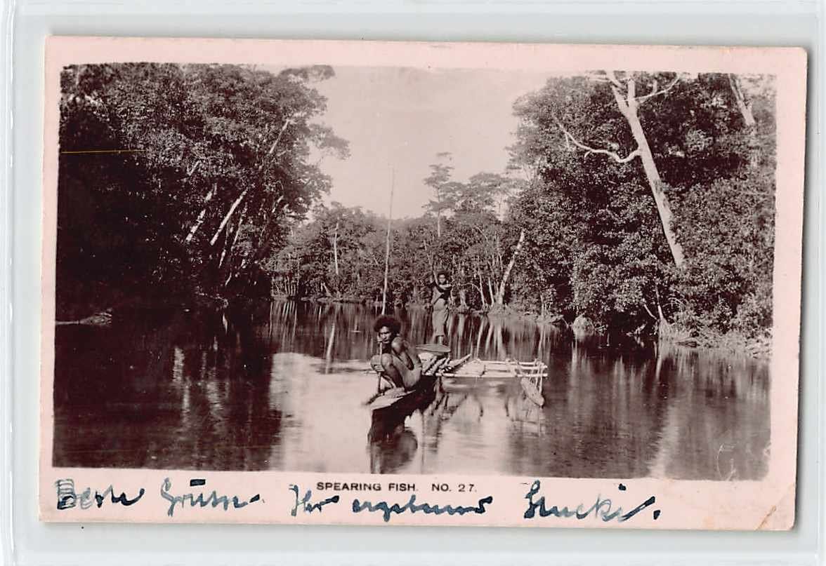 Ansichtskarten: SPEARING FISH - native FIJI 1927 old Postcard – Gebraucht aus Lufingen von TopAnsichtskarten