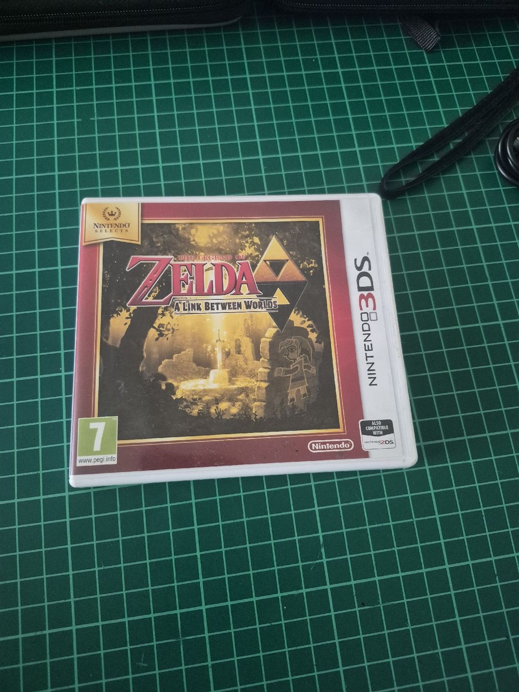 Nintendo Giochi: Nintendo 3DS Zelda A Link Between Worlds complete boxed game – Usato da Meyrin venduto da Retro-GZ