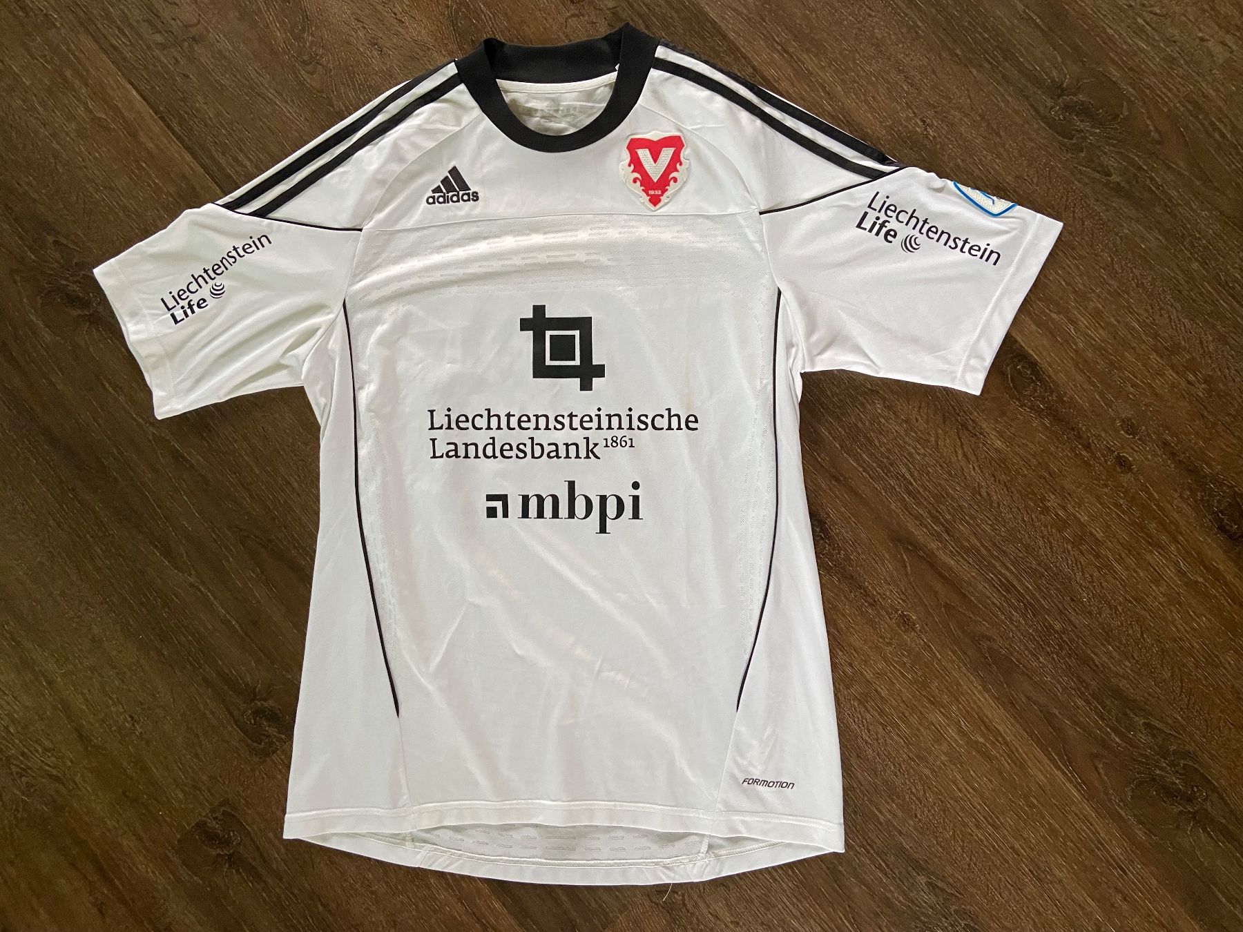 Adidas Canottiere & Pantaloni: FC Vaduz Trikot Gr. L / Klaus – Usato da Muttenz venduto da bargain_hunter