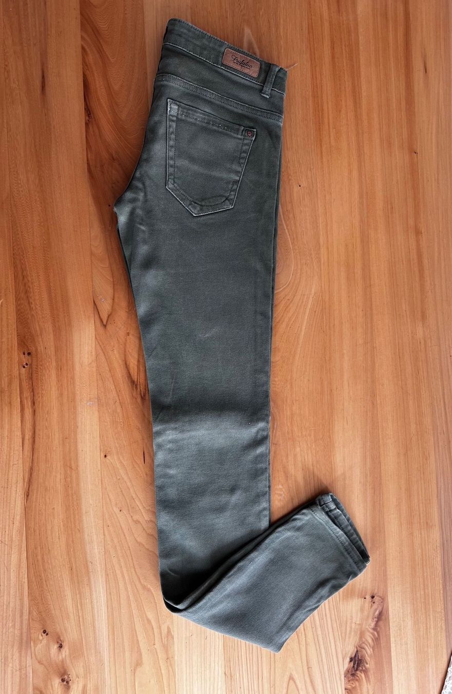 Jeans: Jeans Gr.S olivgrün – Usato da Oberglatt ZH venduto da dauerbrenner