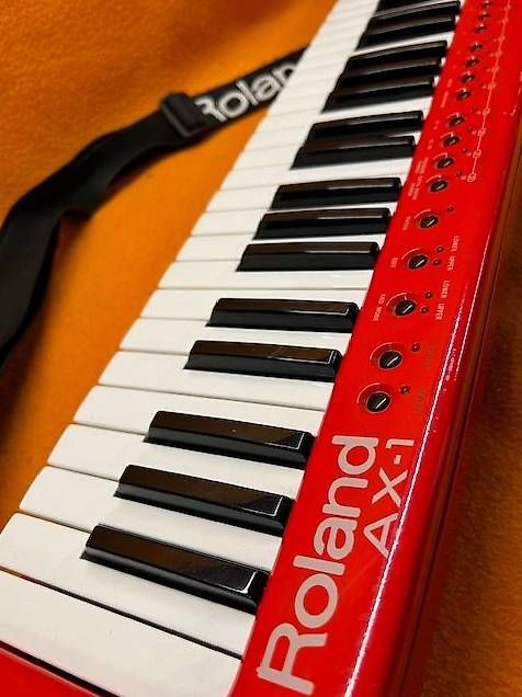 Strumenti musicali: Keytar Roland AX-1 – Usato da Signèse / Ayent venduto da Citron72