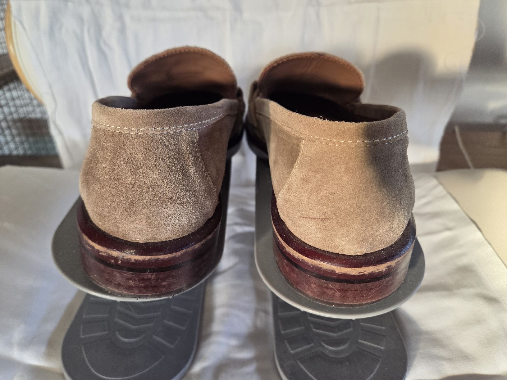Scarpe da donna: Mocassins en daim camel avec chaîne dorée - Taille 39 – Usato da Onex venduto da dan_2nt8 3