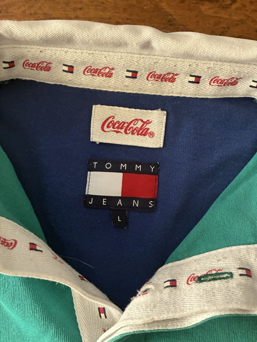 Magliette Polo: Polo Tommy Jeans Coca-Cola L – Usato da Giubiasco venduto da eti_55yn 2