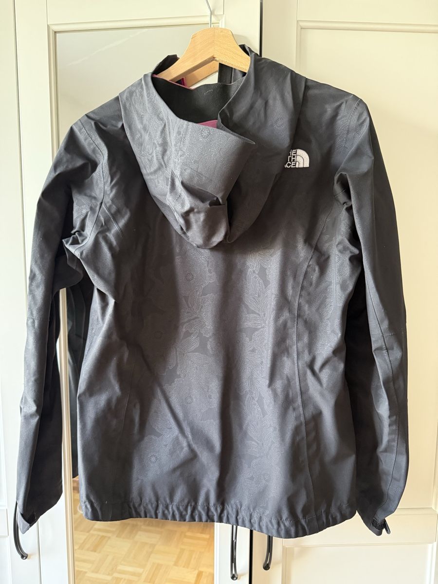 North Face Giacche: The North Face Damen Regenjacke, Grösse S – Nuovo (secondo la descrizione) da Muri b. Bern venduto da mar_q2qr 3