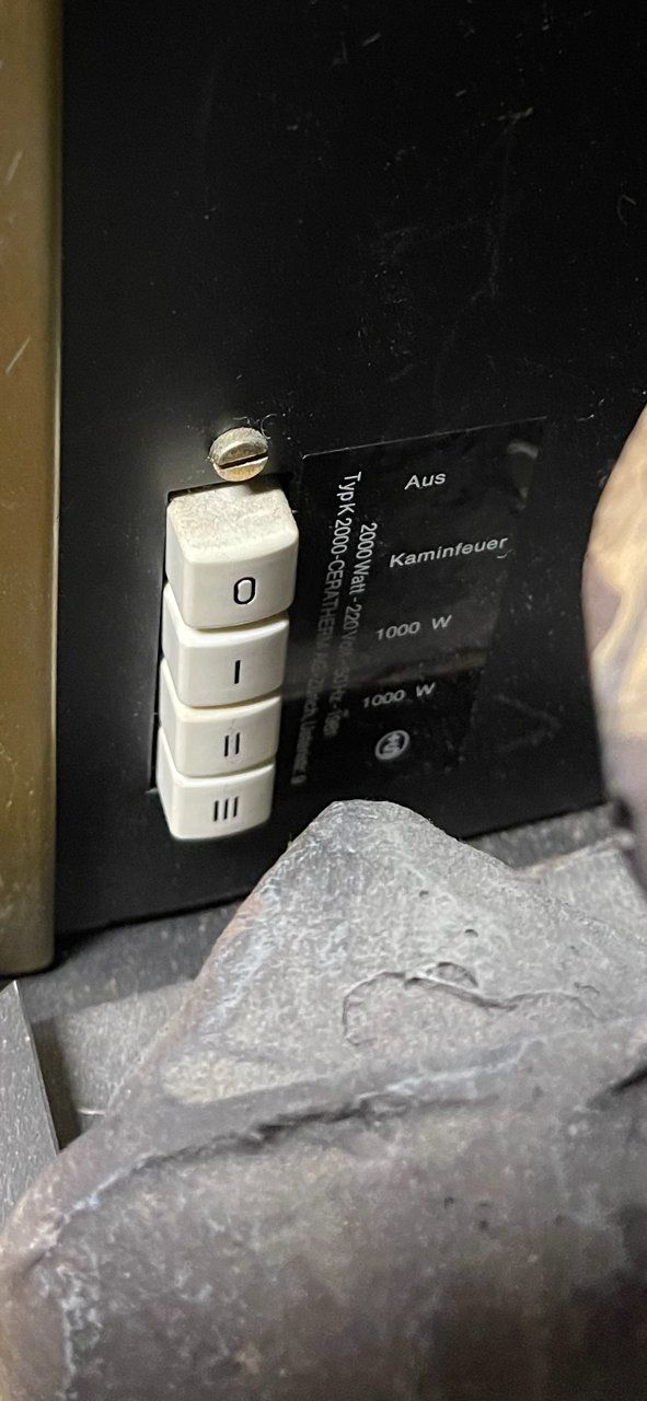 Radiatori: Elektrische Heizung in Kaminform – Usato da La Croix (Lutry) venduto da Sporades 8
