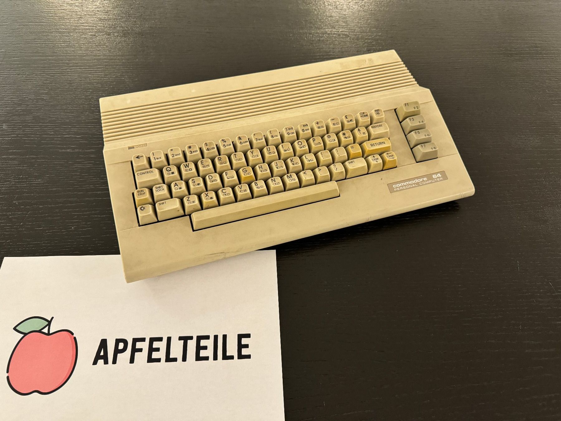 Commodore PCs: Commodore C64 Computer / Original aus den 1980er letzte Gen. – Gebraucht aus Burgdorf von  1