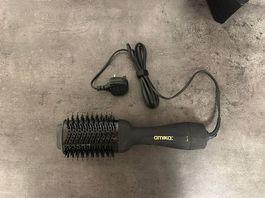 Amika Hair Blow Dryer Brush / Warmluftbürste (UK-Stecker)