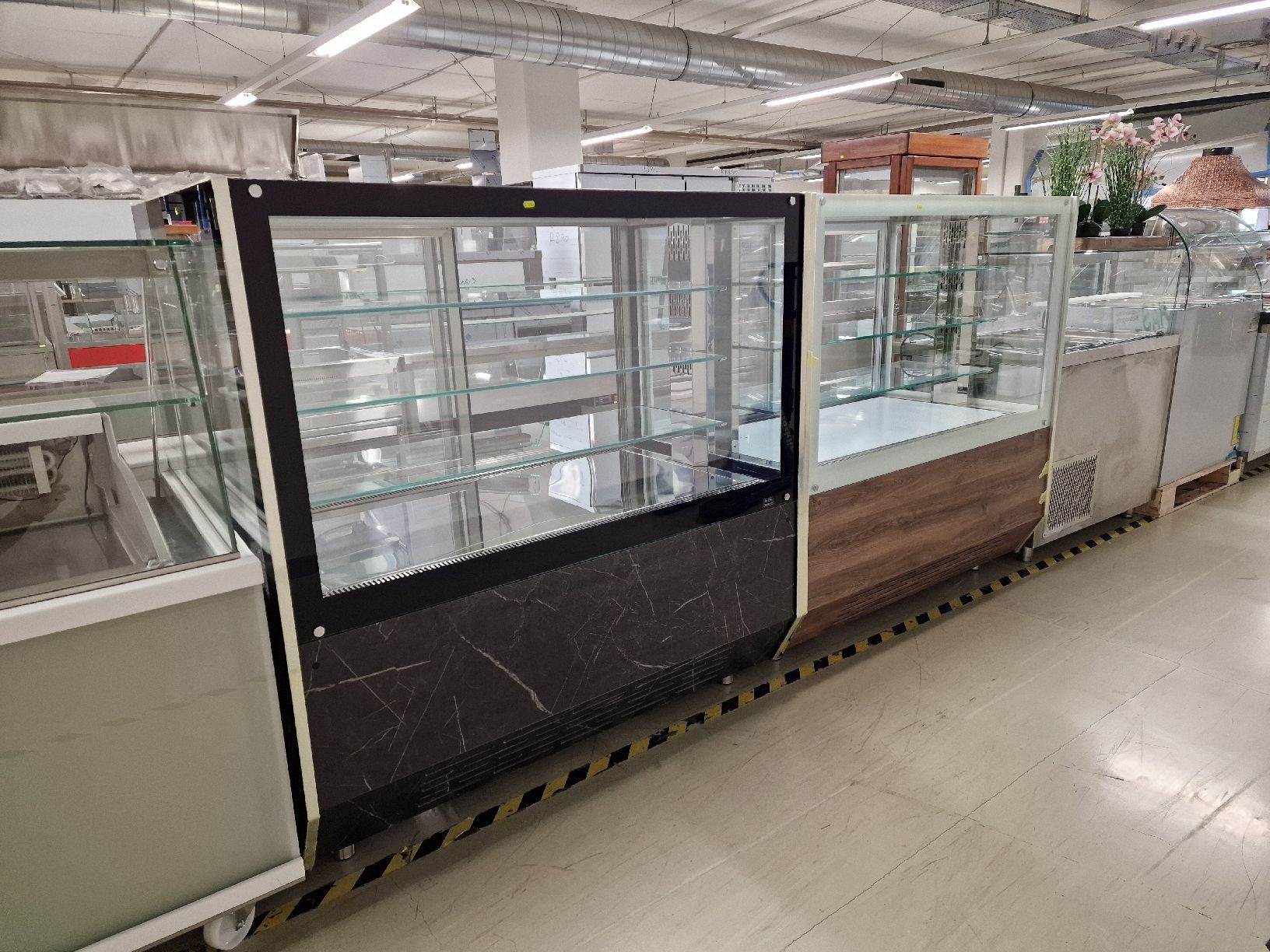 Allestimento di negozi e stand fieristici: Kühlvitrine  Neu – Usato da Niederwangen BE venduto da HasGastrobedarf 7