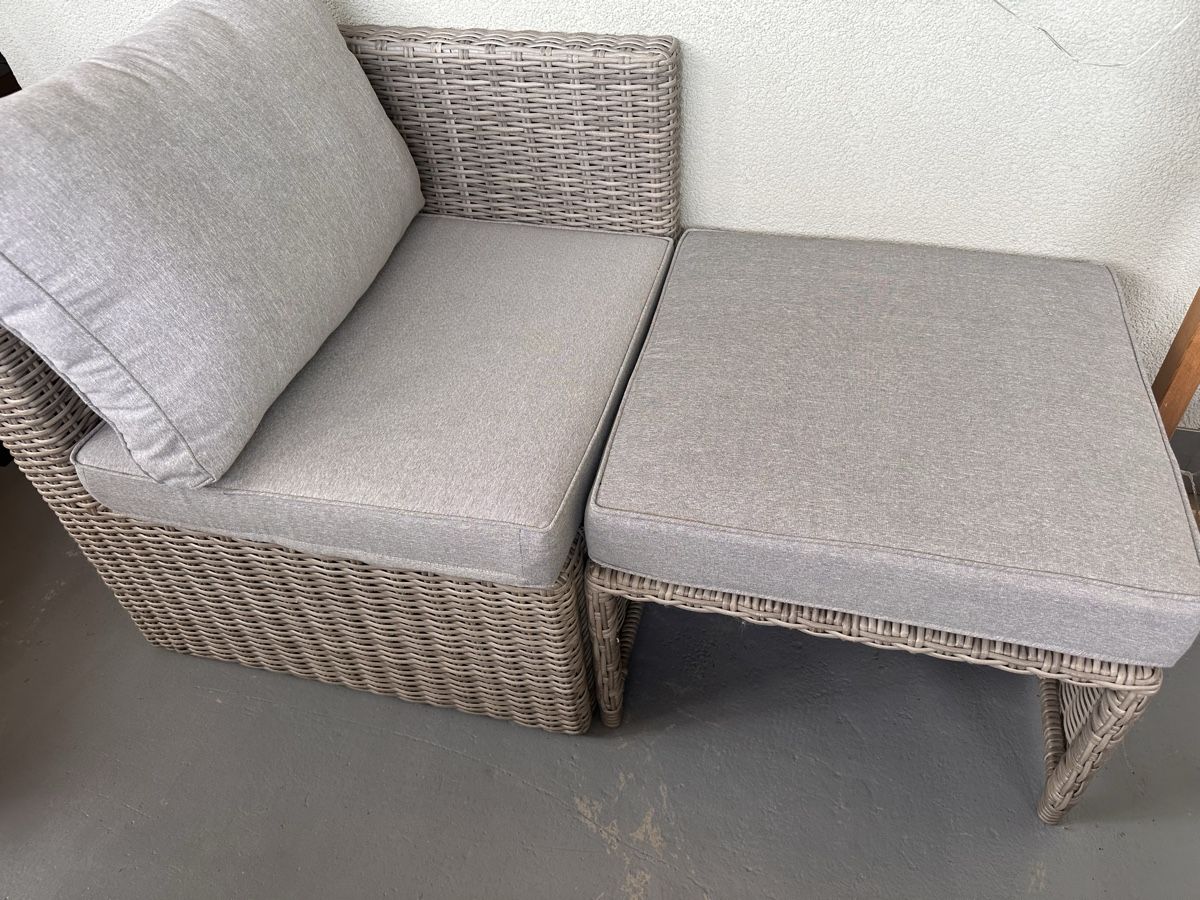 Sessel: Gartenmöbel Lounge Set / Auflagen Grau / 4 Teile  – Gebraucht aus Gränichen von krz_lth9 3