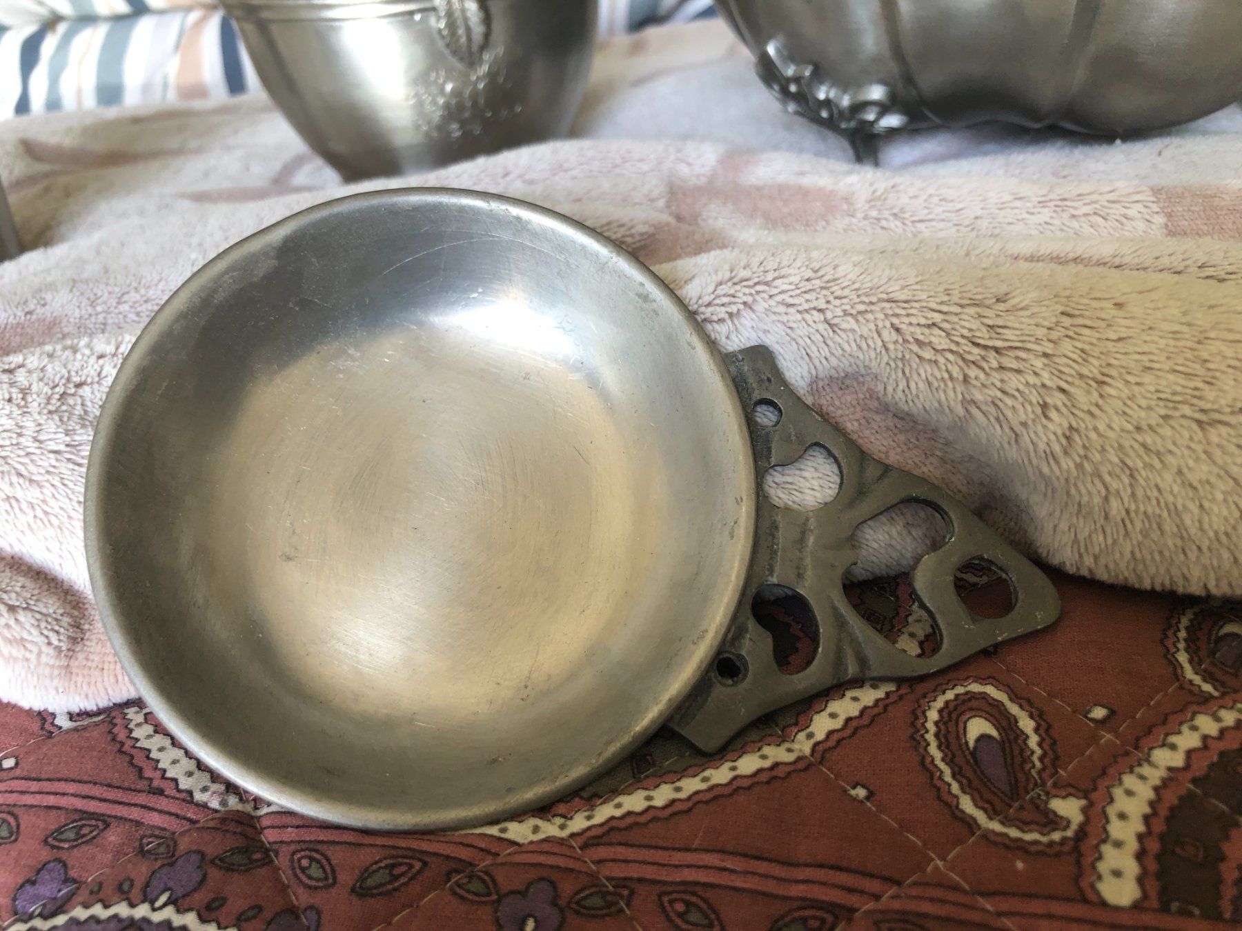 Tutte le decorazioni: Divers objets en étain – Usato da Aïre venduto da tas_fq9v 2