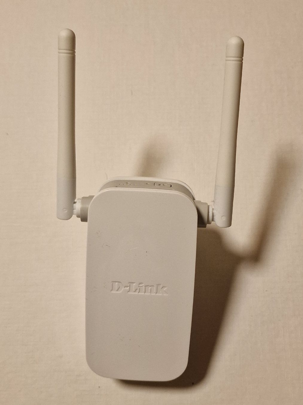 Amplificatori: D-Link N300 Wi-Fi Range Extender DAP-1325 - Great Condition! – Usato da Neftenbach venduto da ant_lr9d 2