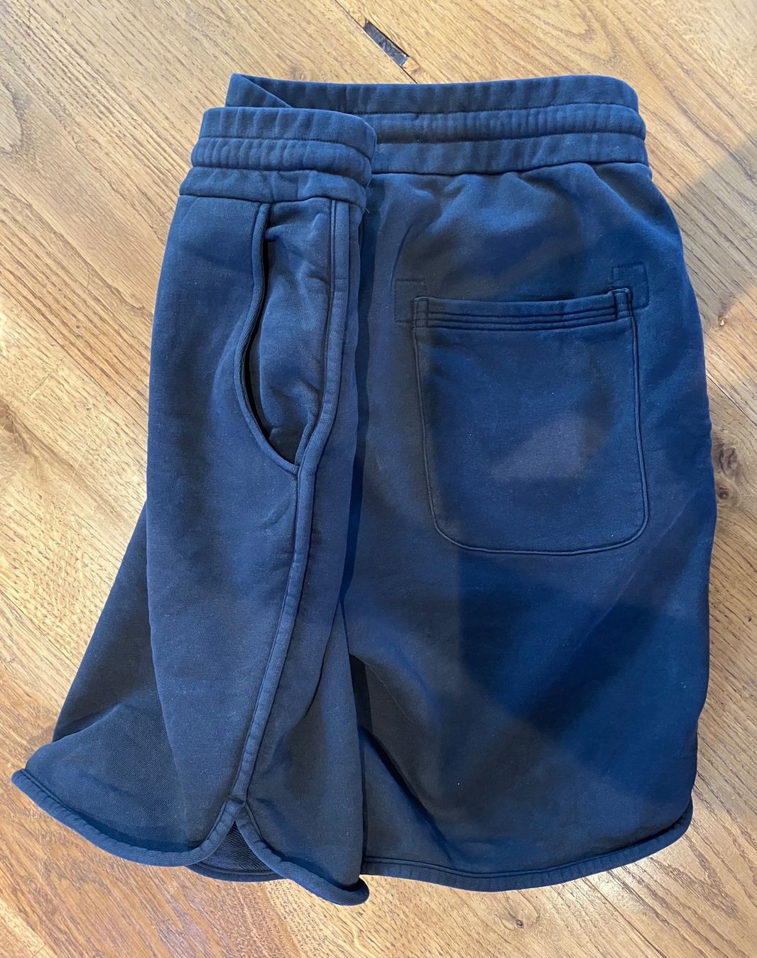 Drykorn Pantaloni: Sweat Shorts Drykorn L – Usato da Weinfelden venduto da kas_xk5y 2