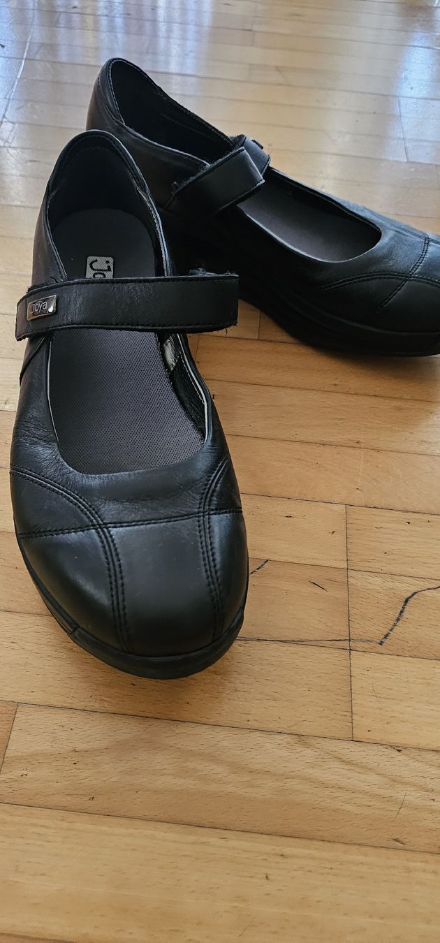 Joya Damenschuhe: Joya Schuhe Marilyn schwarz Grösse 40 – Gebraucht aus Riedikon von Winter21.
