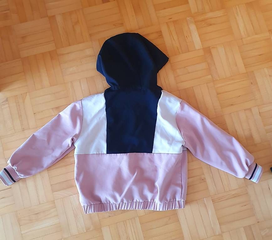 Pulls et sweat-shirts: Pull-over Zara taille 116 – D'occasion à Prêles par suki_s 1