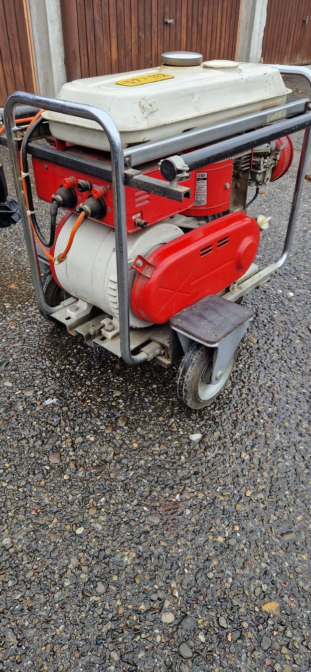 Honda Generatori di corrente: Stromgenerator Honda E 2500E – Usato da Romanshorn venduto da fag_gnd6 3