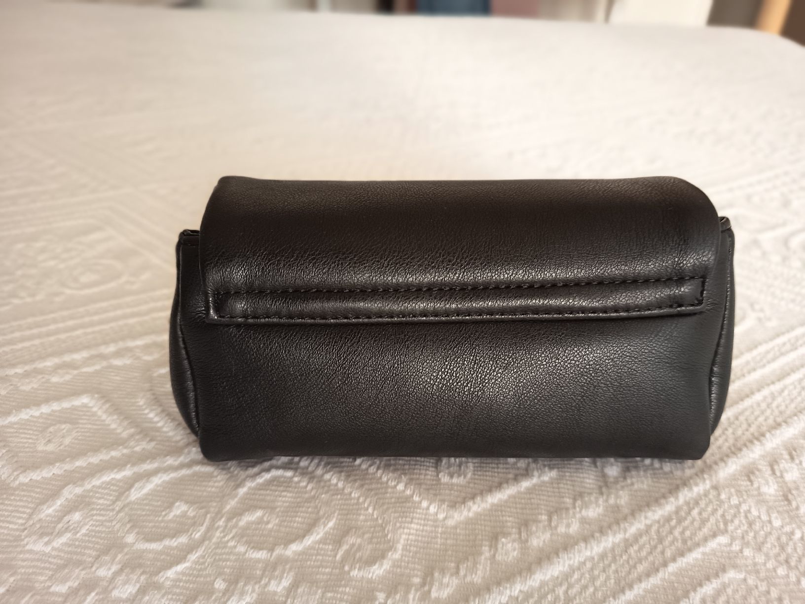 Zara Sacs femmes: Mini bag black with chain strap and shoulder strap – D'occasion à Basel par beg_6v7r 1