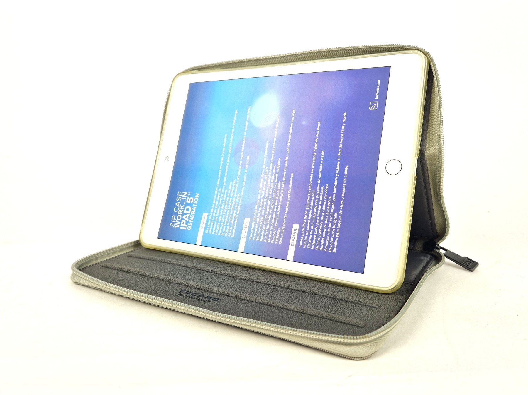 Tucano Covers & Borse: Tucano Work_In Zip case for 5th Gen Ipad, Beige – Nuovo (secondo la descrizione) da Basel venduto da Restwert_Basel 5