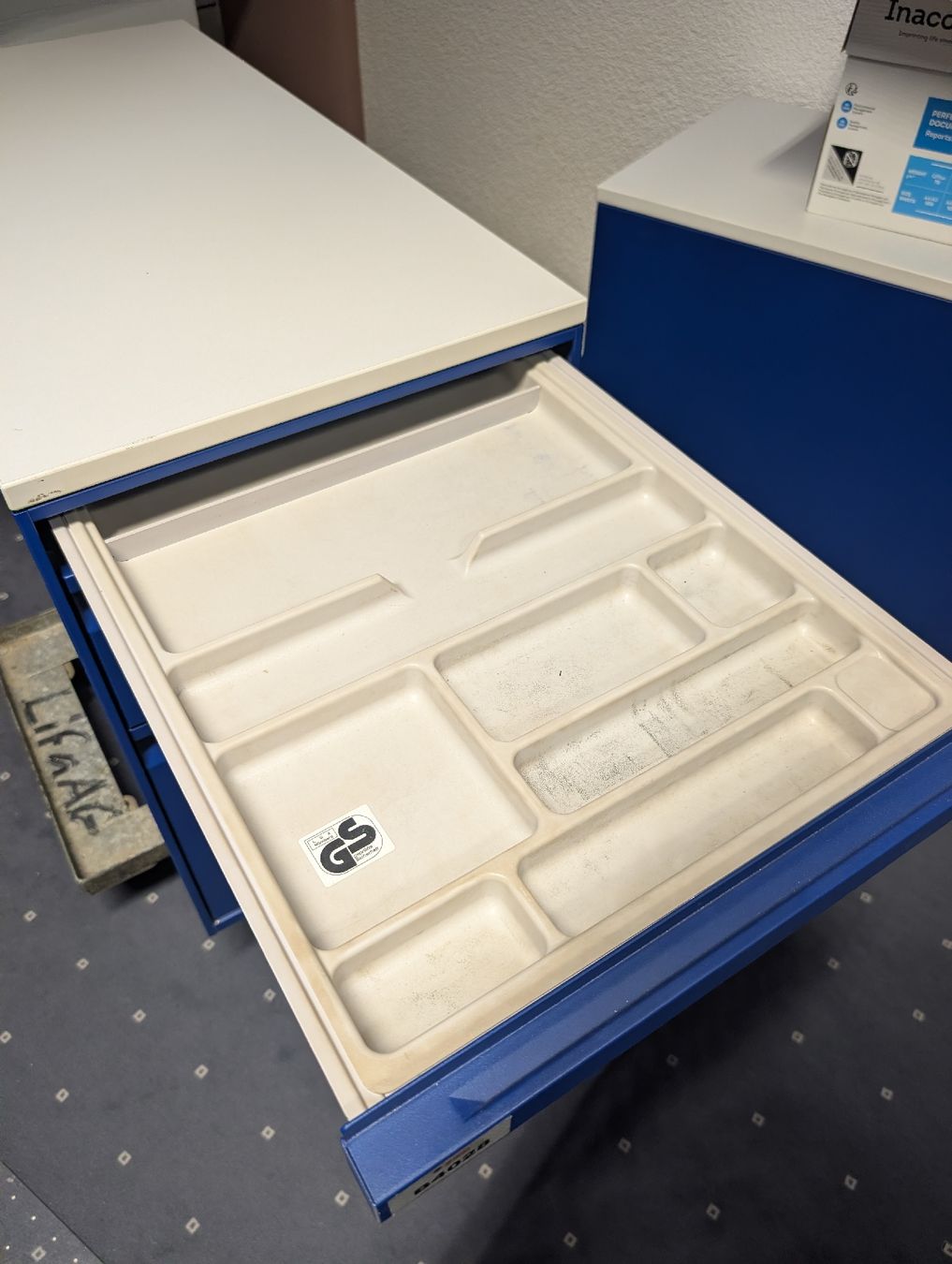 Cassettiere: Bürocontainer / Schubladencontainer / Korpus – Usato da Densbüren venduto da Erratic1988 2