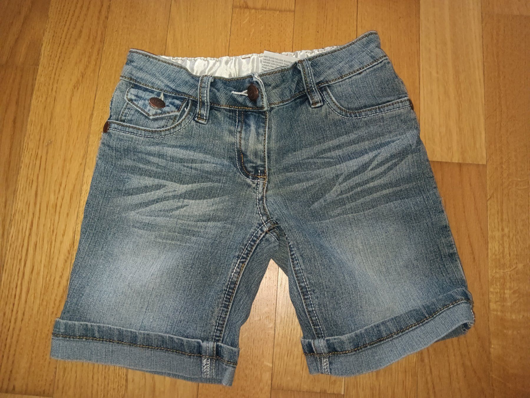 Hosen: Kurze jeanshose ,Gr.128 – Gebraucht aus Gelterkinden von ram_5vkp