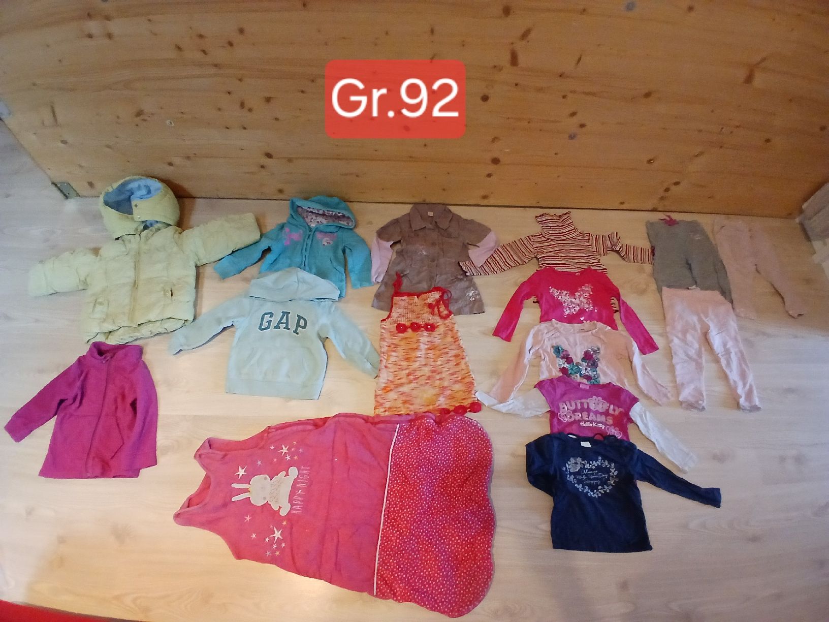 Kleiderpakete & -sets: Mädchen Kleiderpaket Gr. 92 – Gebraucht aus Dussnang von Thomasvfr800