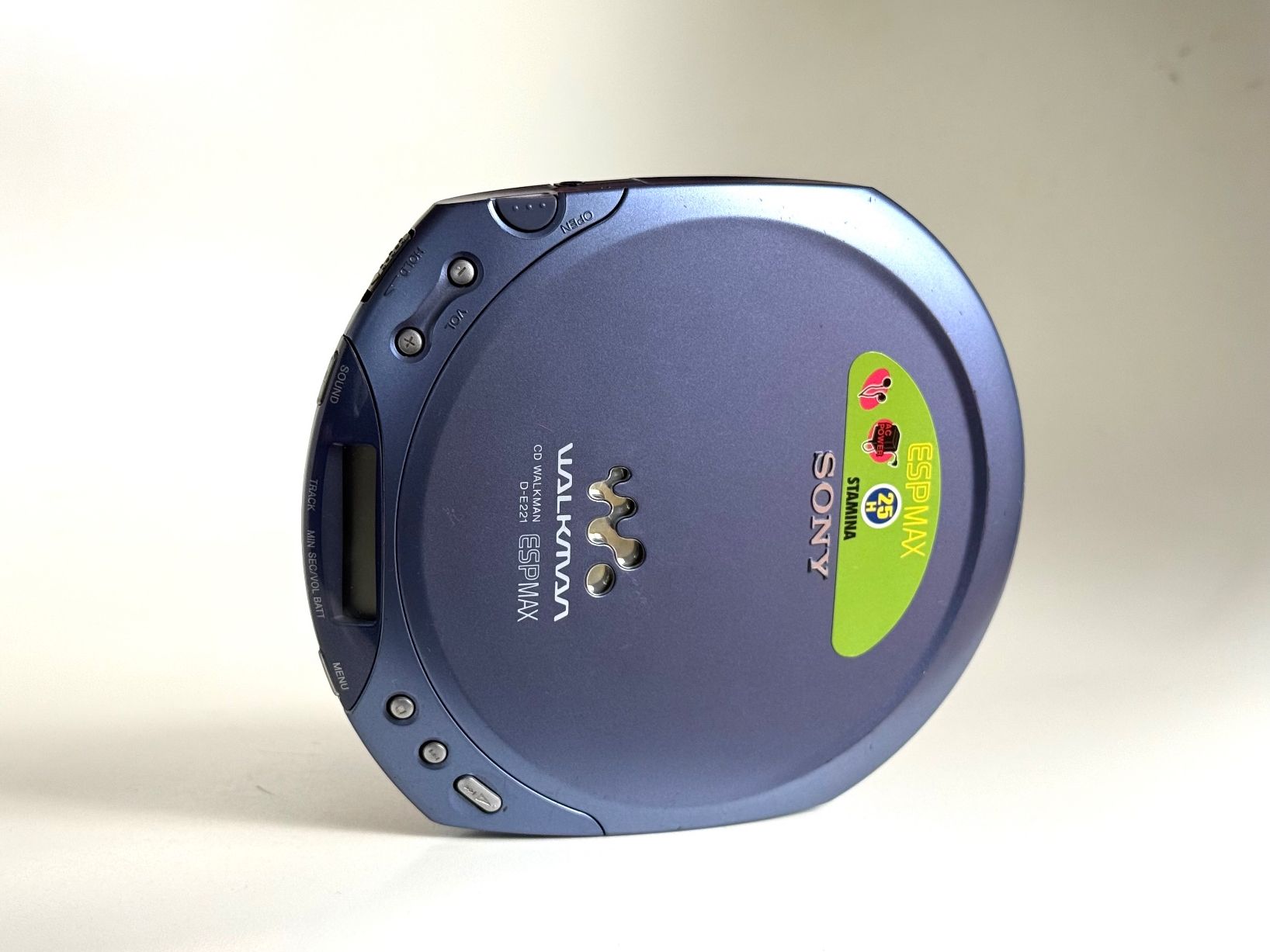 Sony Lettore multimediale portatile: Sony CD Walkman D-E221 – Usato da Zürich venduto da Loeffel81zh 1