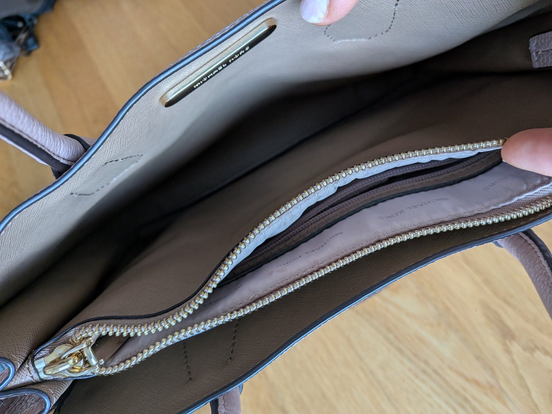 Michael Kors Borse: Michael Kors Handtasche – Nuovo (secondo la descrizione) da Münsingen venduto da morf76 1