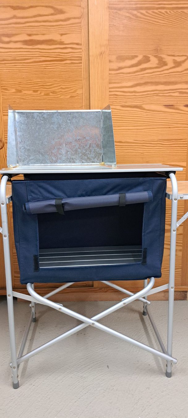 Komplettküchen: Camping Küchentisch faltbar mit Windschutz – Gebraucht aus Seuzach von poccolino 1