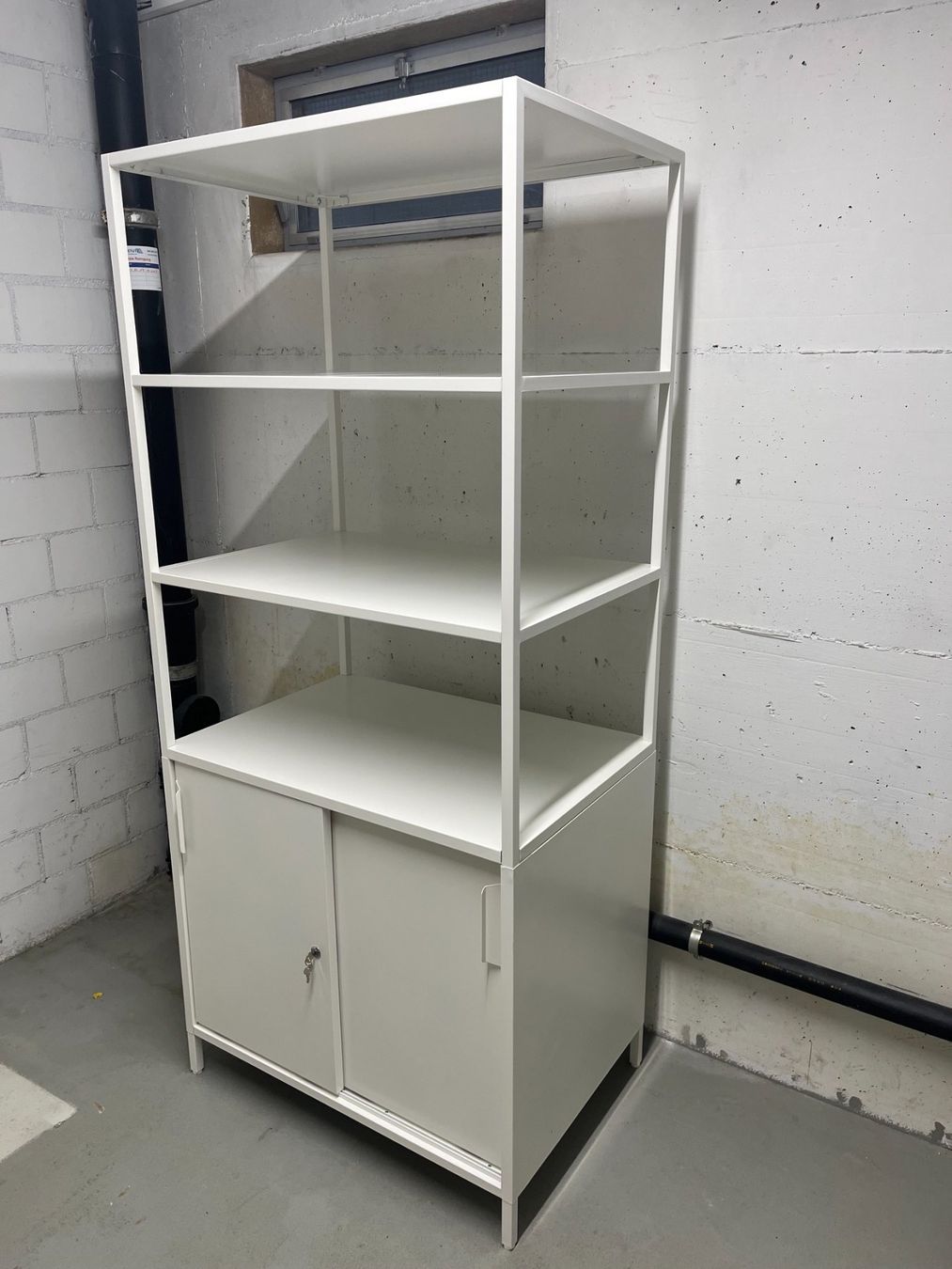 Ikea Schränke: Kleiner Metallschrank – Gebraucht aus Leuggern von Yzerman2 2