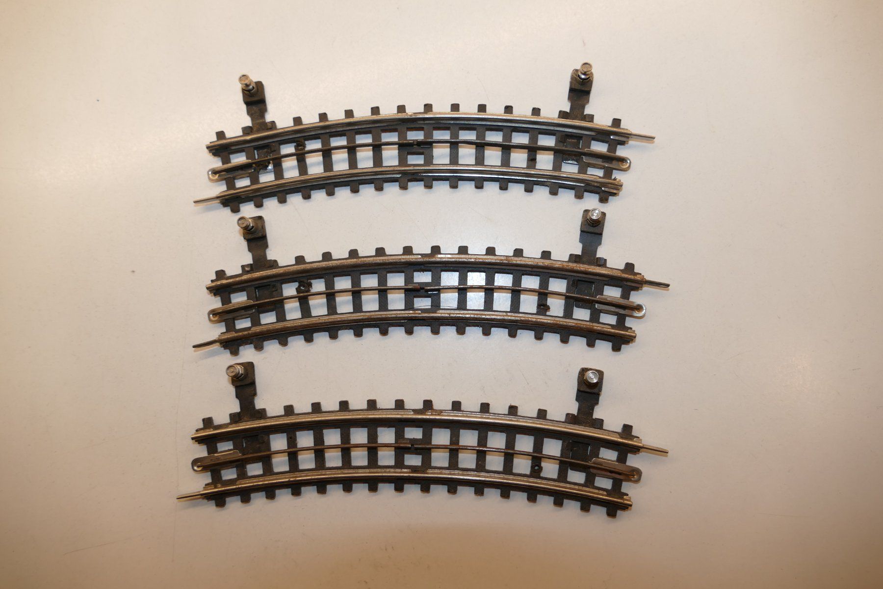 Trix Modellini di ferrovie: Trix Express H0: 3xgebogenes Spezialgleis – Usato da Niederhasli venduto da rail-duerst