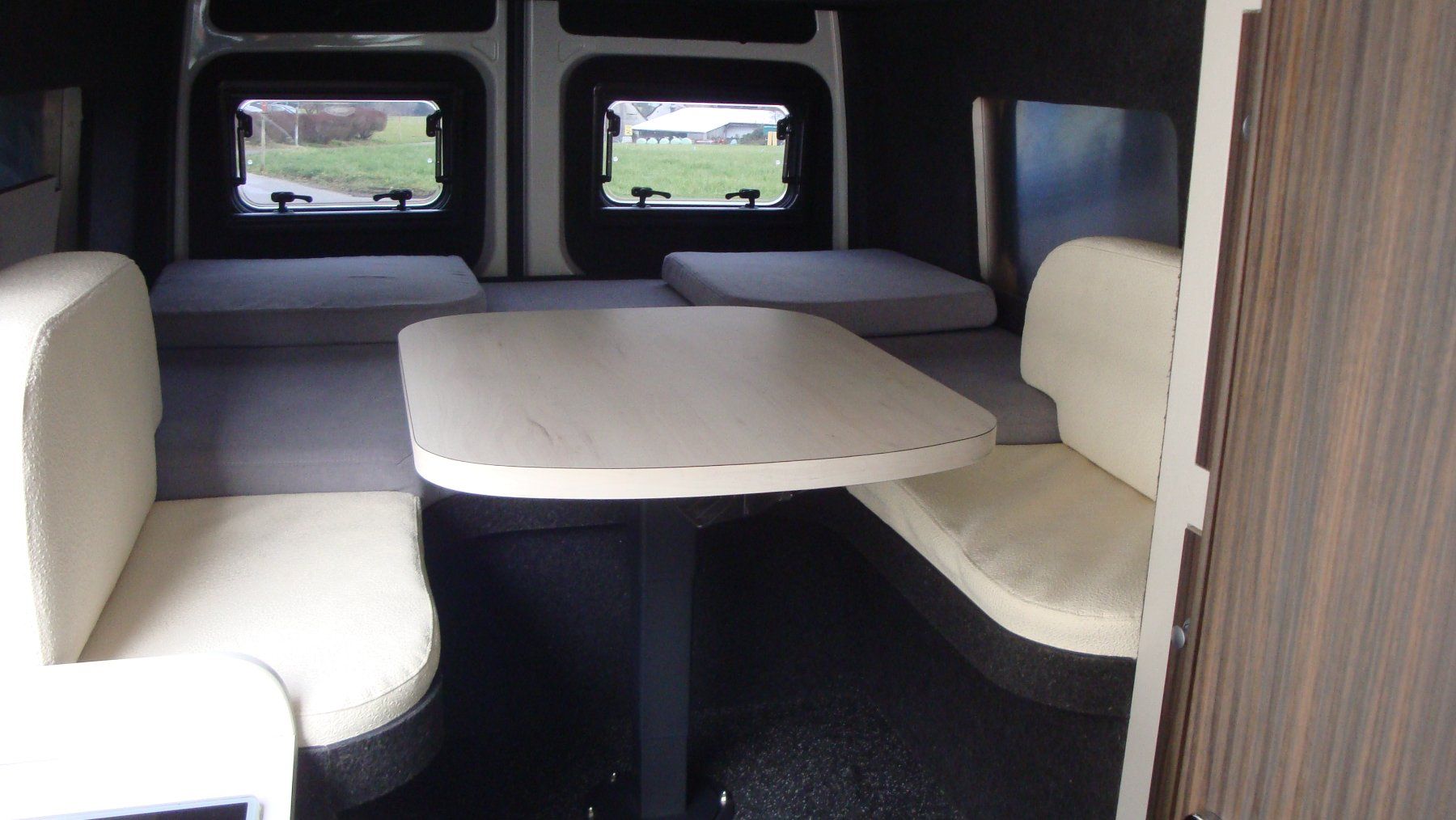 VW Camping Fahrzeuge: Wohnmobil  VW Crafter  4x4  Kastenwagen – Gebraucht aus Wädenswil von Lodekka 6