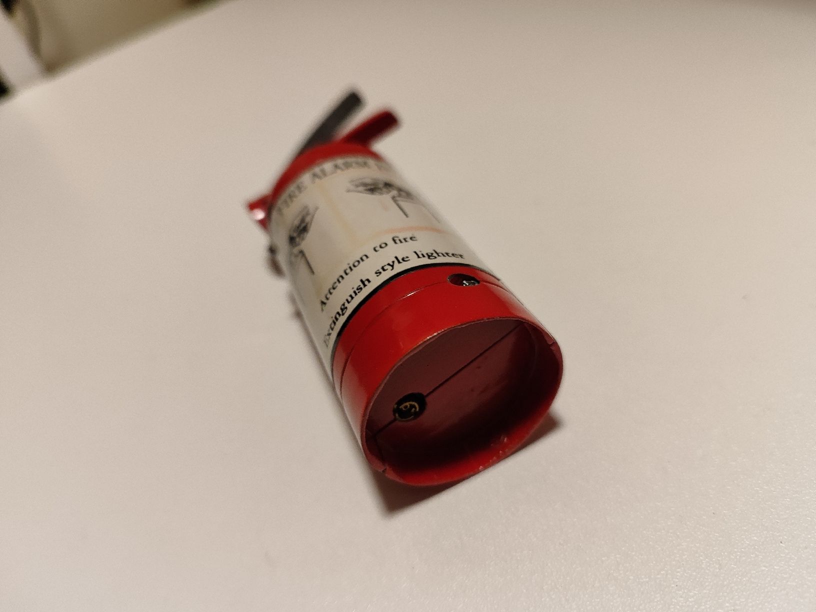 Feuerzeuge: Novelty Fire Extinguisher Lighter - a Unique Gift! – Gebraucht aus Mülligen von vagos85 3
