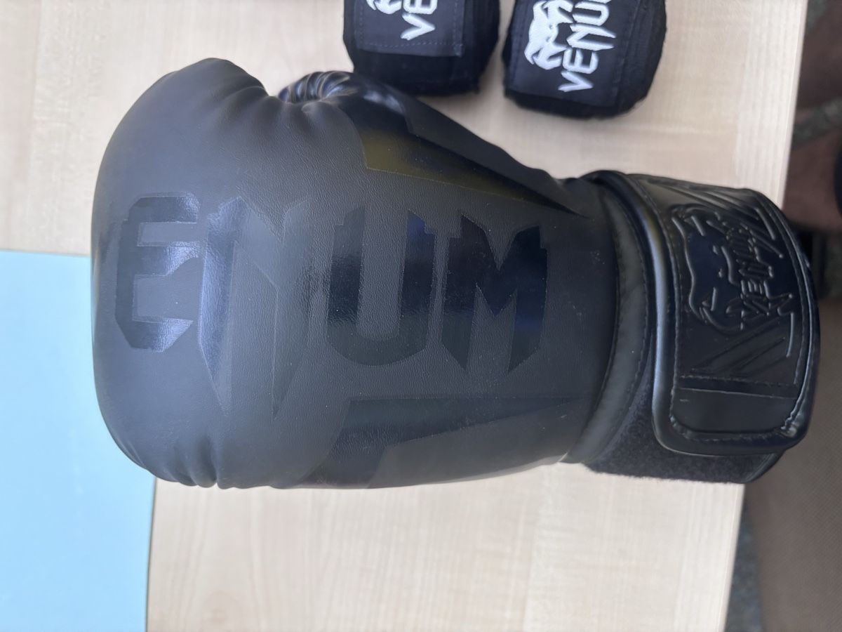 Guanti & manicotti: Venom Elite 12 onze Boxing Handschuhe – Usato da Oberkirch LU venduto da mri_8qpz 1