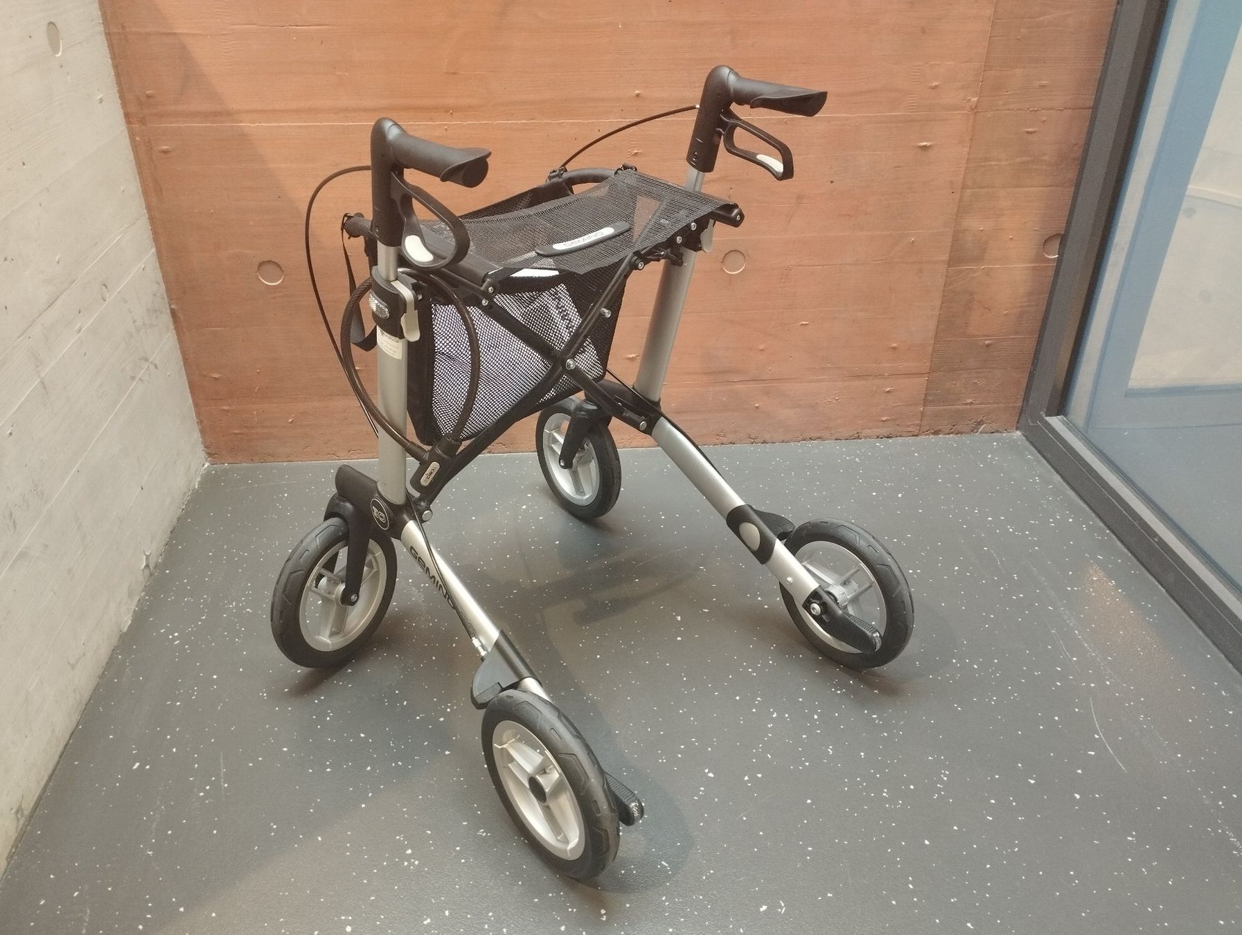 Ausili per la deambulazione: GEMINO 30 Rollator – Usato da Schübelbach venduto da Restwert_Schubelbach 2