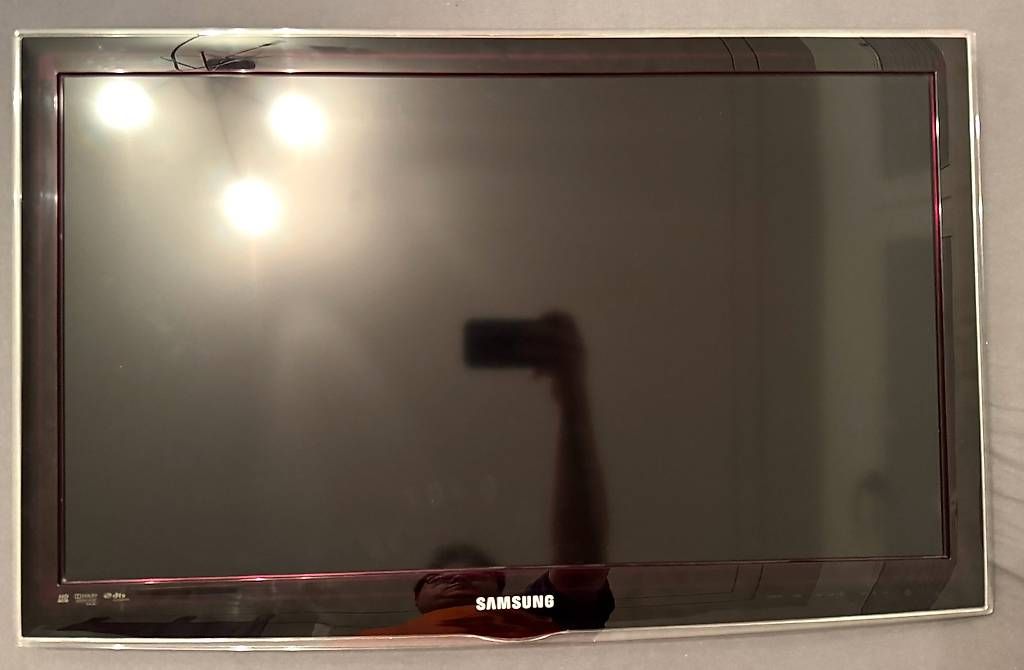 Fernseher: Samsung TV UE32C4000PWXZG – Gebraucht aus Bülach von gcricri 2