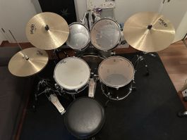 Pearl Schlagzeug (kaum benutzt)