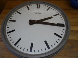 Wanduhr Favag Industrie Design grau Vintage Jahrgang 6.10.65