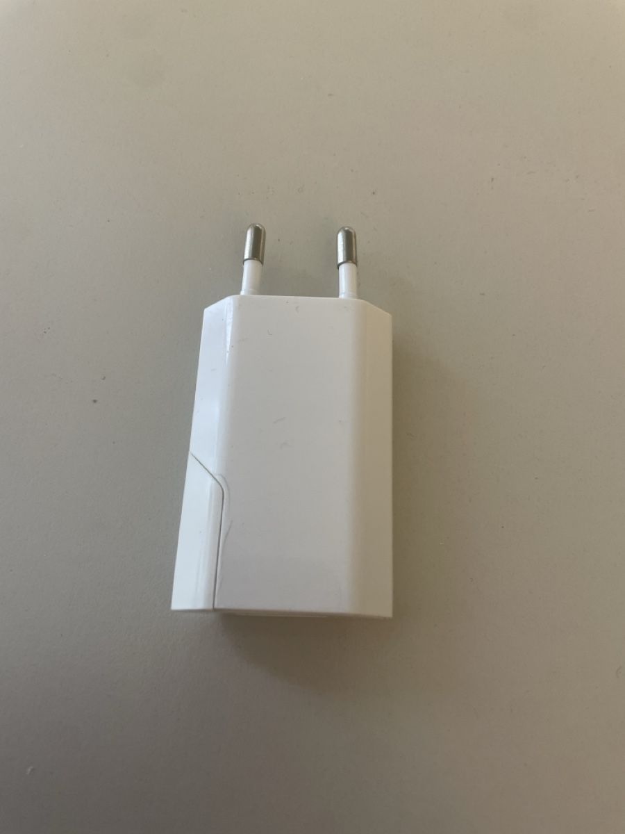 Ladegeräte: Chargeur USB – Gebraucht aus Uvrier von SzymonClivaz