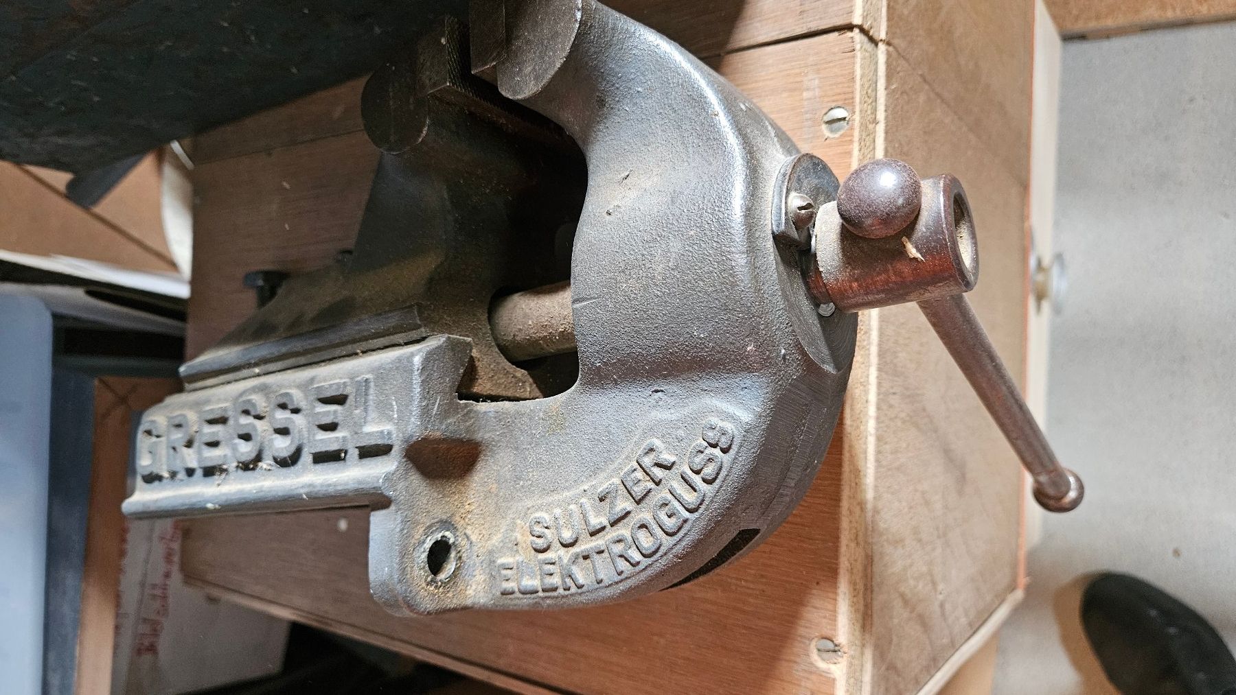 Gressel Alle Werkzeuge: Gressel Schraubstock Sulzer Elektro Guss gebraucht – Gebraucht aus Suhr von Jensdetlef 2
