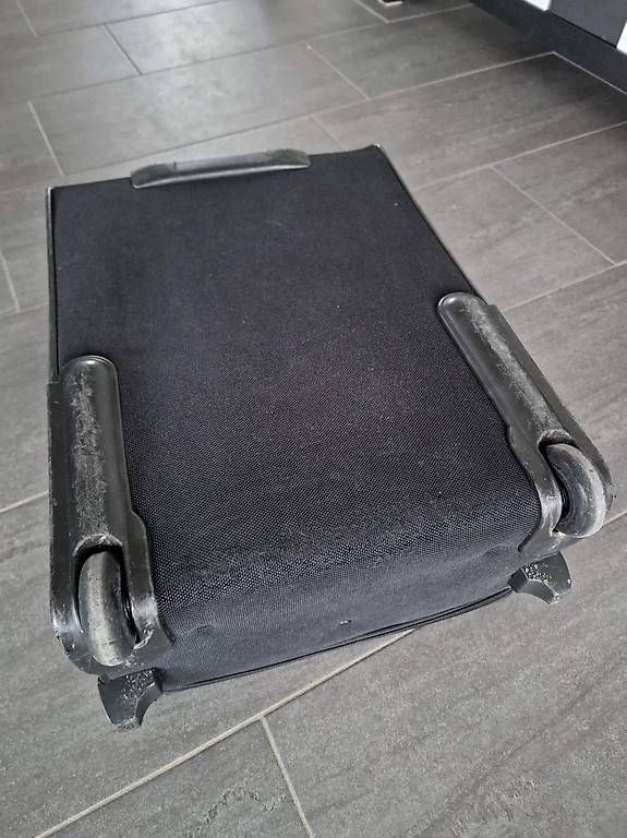 Valigie: Suitcase 53 x 38 x 25 cm – Usato da Dübendorf venduto da Olenaaa 1