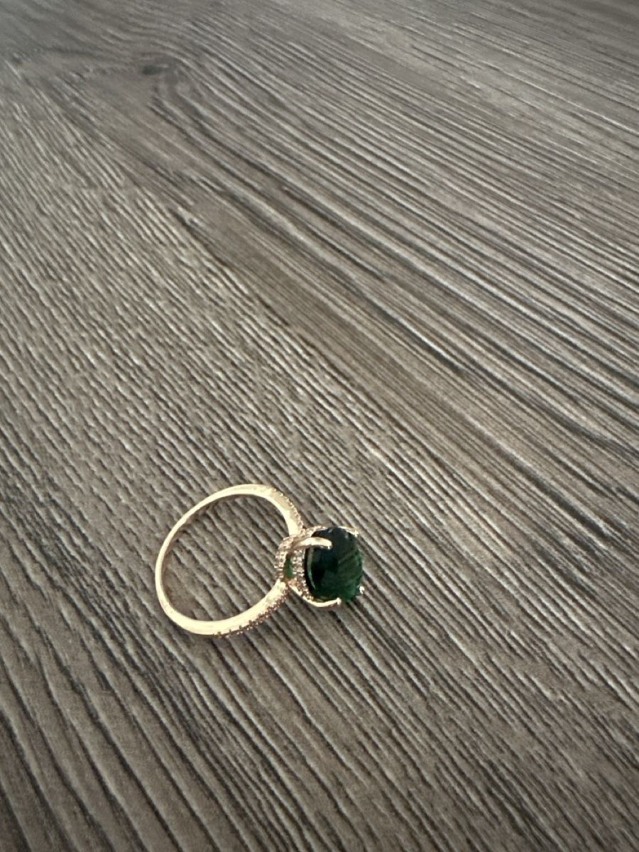 Ringe: Bague ovale avec pierre verte  – Neu (gemäss Beschreibung) aus La Chaux-de-Fonds von Meliha2008 1