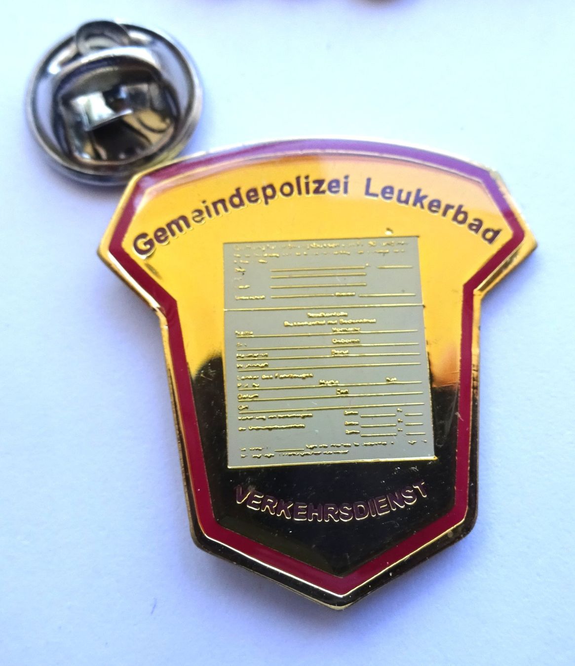 Placchette & Badge: Pin  Gemeinde Polizei Leukerbad – Usato da Utzenstorf venduto da BUtter81