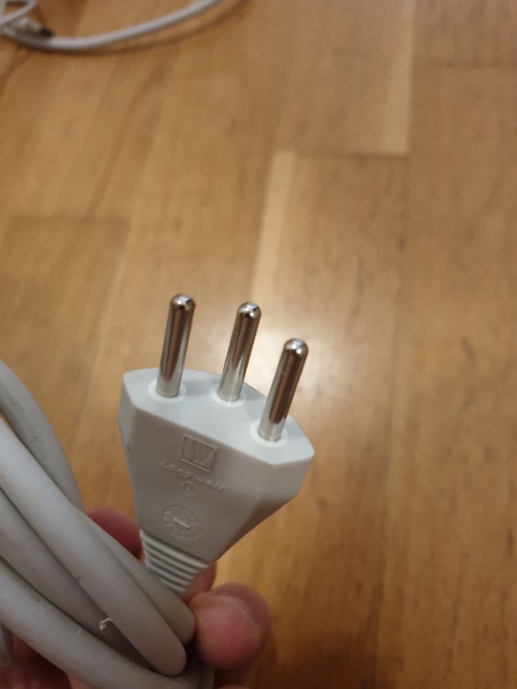 Apple Cavi: Apple stromkabel 004 – Usato da Ittigen venduto da Ziok187 2