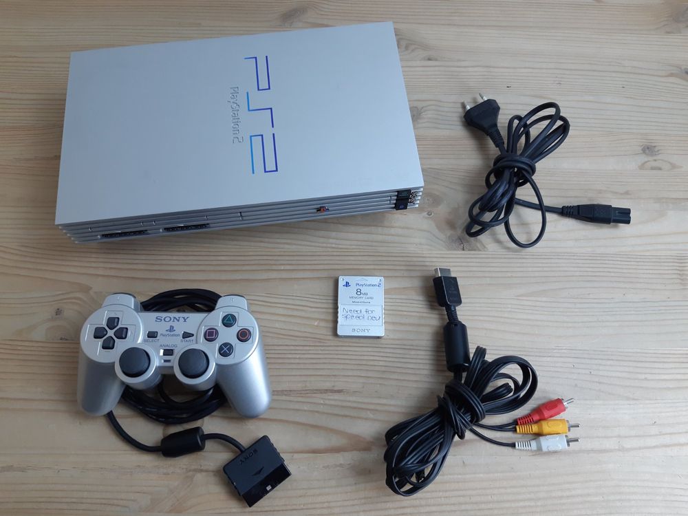 SONY Playstation 2 PS2 Satin Silver silber mit Zubehör | Kaufen auf Ricardo