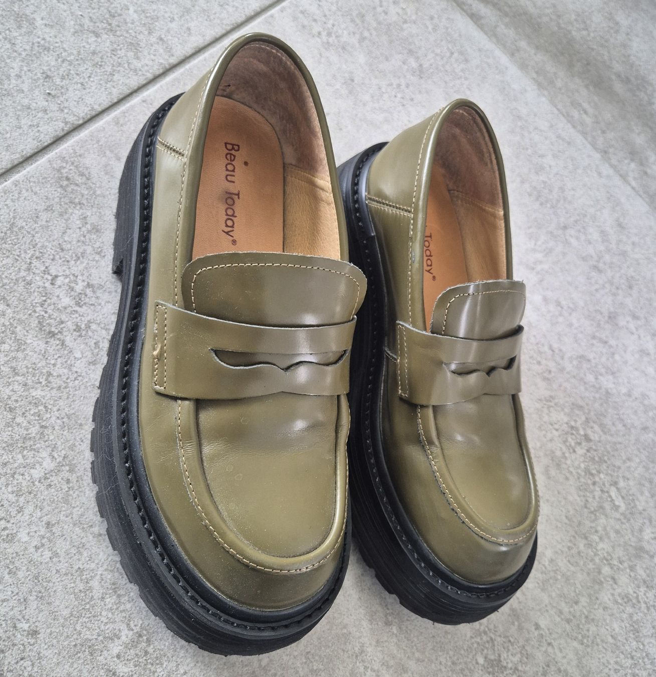 Damenschuhe: Mocassins en cuir vert olive, taille 38 – Neu (gemäss Beschreibung) aus Sion von nat_xz7y 1