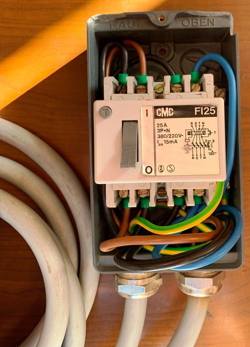 Spine: FI Schutz 25A 15mA CEE 400V 32A – Usato da Lodrino venduto da Stema 3