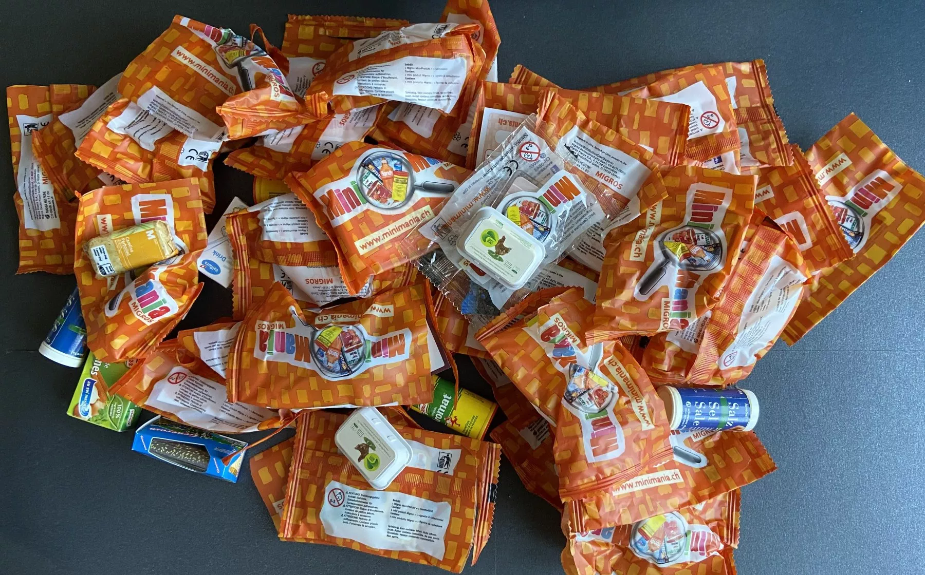 Migros Figuren: Restmaterial von Migros "Mini Mania" – Gebraucht aus Böckten von Hansi36