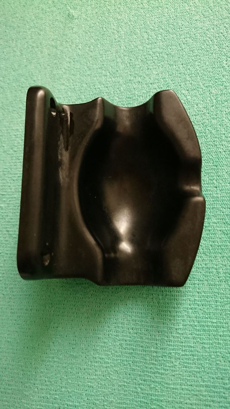 Portacenere: Cendrier en plastique – Usato da Cortaillod venduto da signep 7