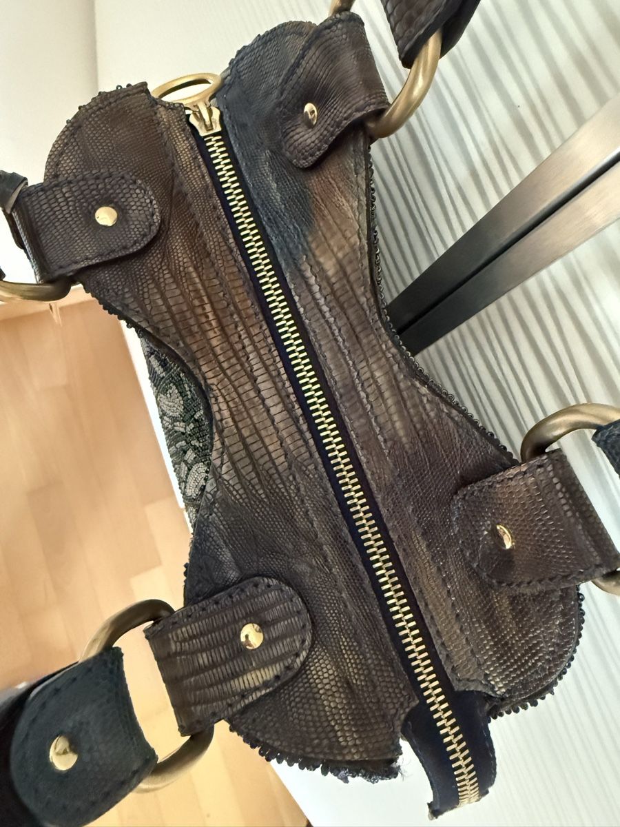 Fendi Borse da donna: Fendi beaded Trapezio limited edition bag  – Nuovo (secondo la descrizione) da Langnau am Albis venduto da anjalimkchotani 3