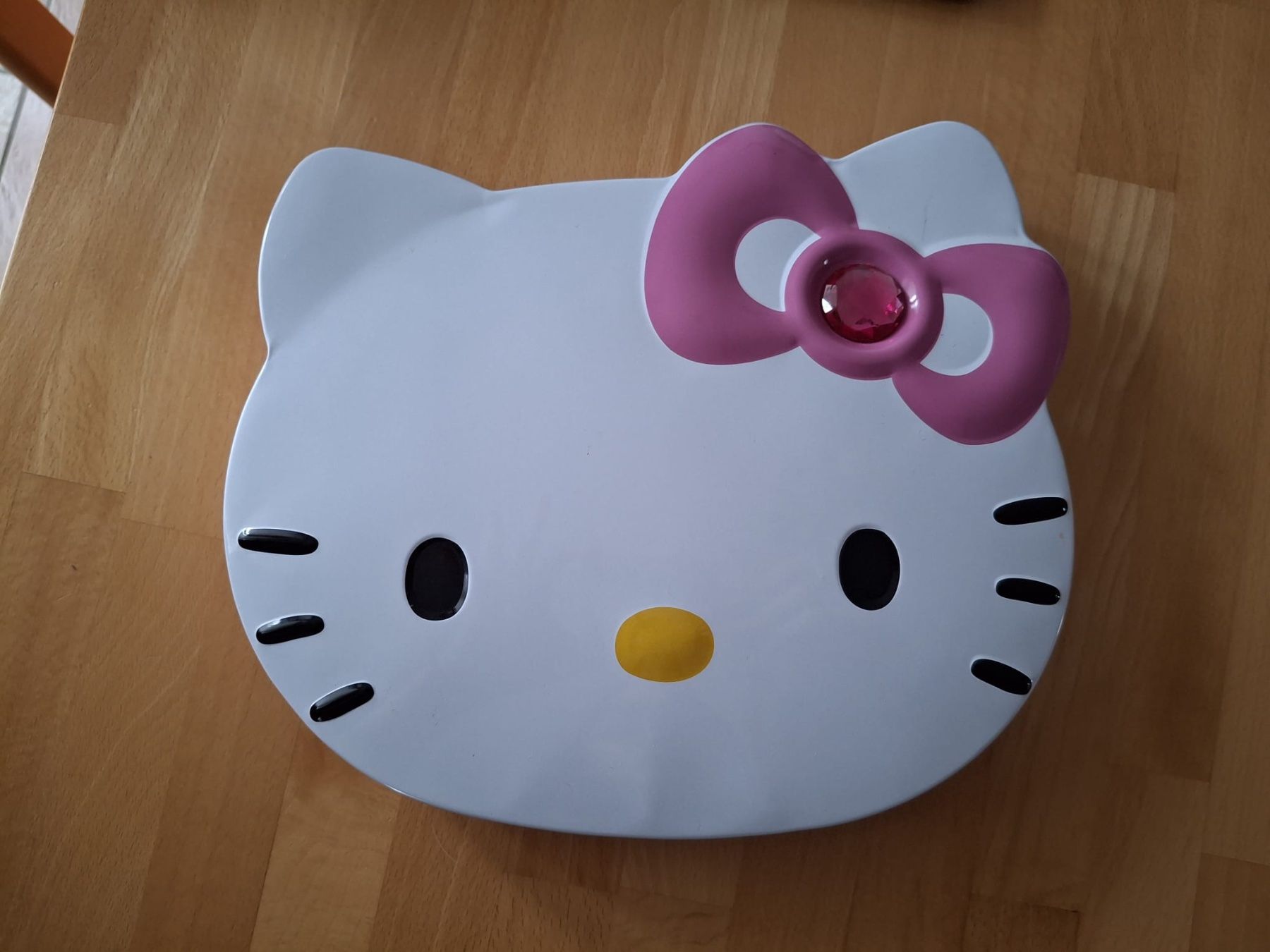 Contenitori & Simili: Hello Kitty boîte à biscuits – Usato da Pailly venduto da Pettomag